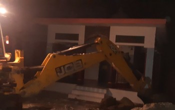 मध्य रातमा मन्दिरका संरचना भत्काउन वडाध्यक्षले एक्स्काभेटर पठाएपछि...